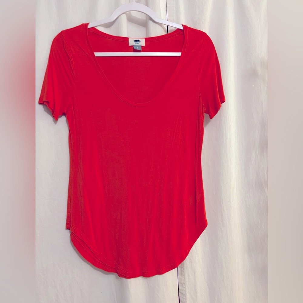 old navy tee